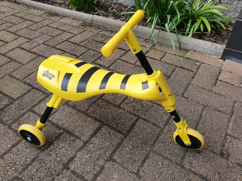 yellow scuttlebug
